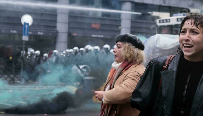 Clashes erupt at Brussels protest against Covid rules
